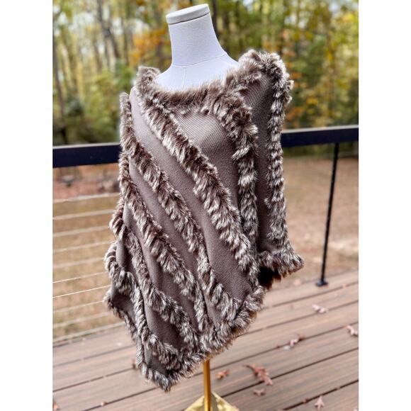 Chico’s Faux Fur Trim Knit Poncho Taupe Brown Cozy Chic Fall Layer S/M - Picture 4 of 9